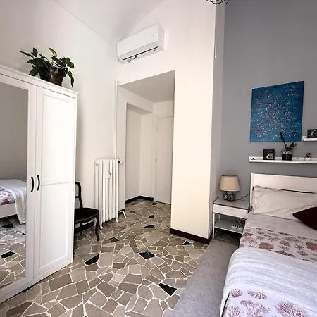 La Casa Di Ringhiera - Silenzioso Di Charme Con Balcone Nel Quadrilatero Apartment